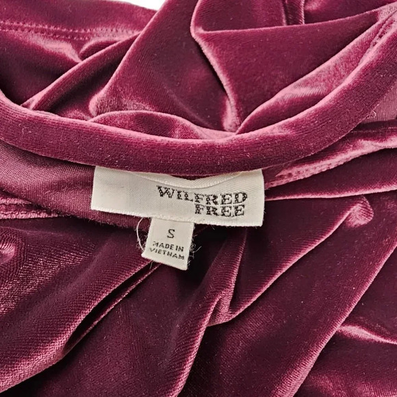 Aritzia Wilfred Free Velvet Long Sleeve Crop Top Size Small - Picture 5 of 7